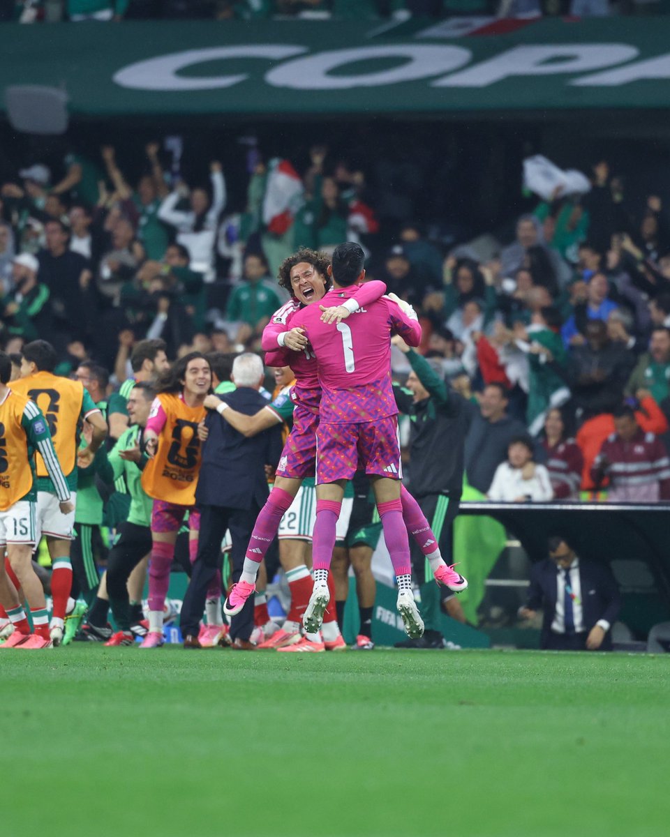 tudimebeto's tweet photo. El abrazo de Tala Rangel y Guillermo Ochoa🥹❤️ https://t.co/oAY4IkRq7p