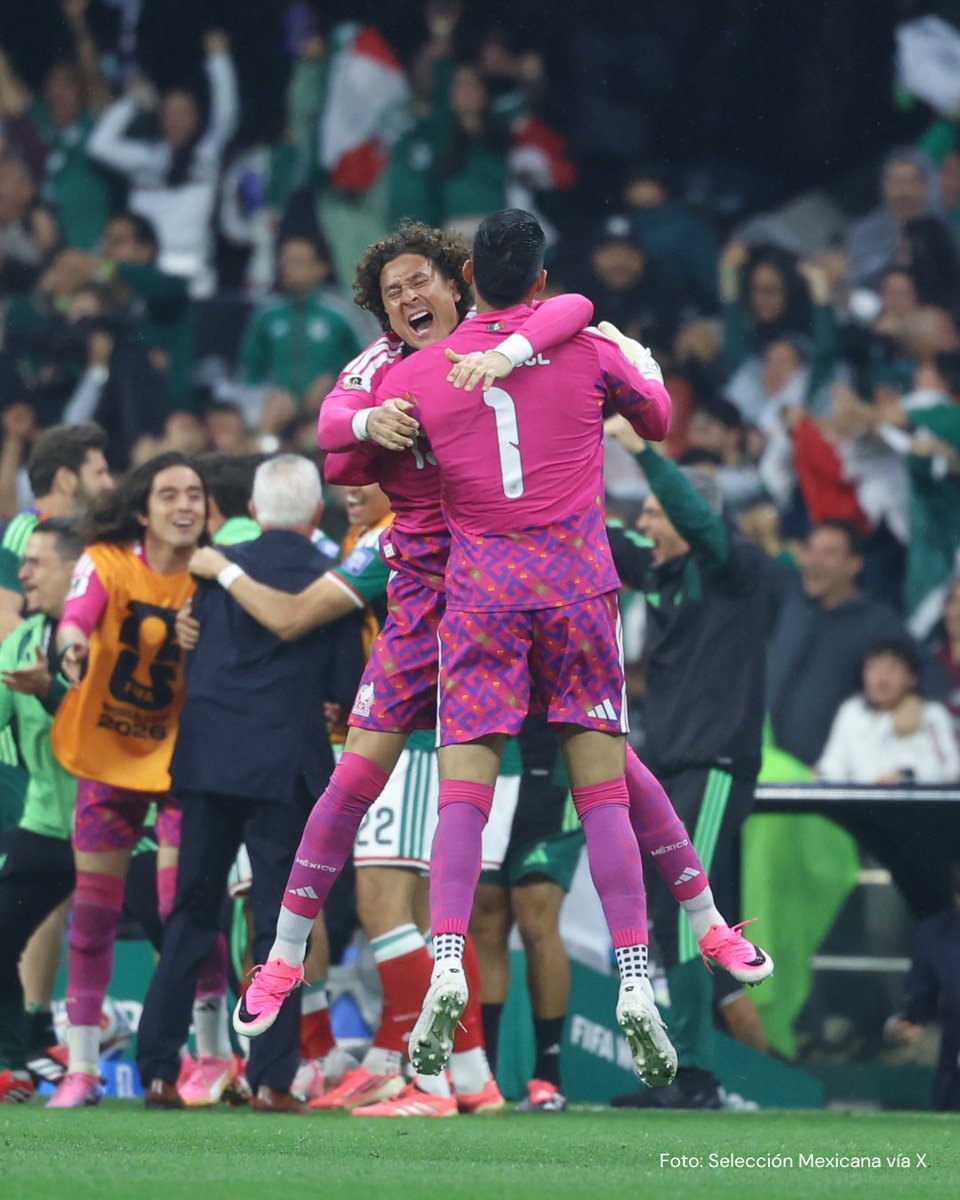 sopitas's tweet photo. 🇲🇽¡SE ACABÓOOOO!

¡ESTAMOS EN EL QUINTO PARTIDO!

Esto ya no es "¿y si sí?", esto es un "¿POR QUÉ NO?"⚽️ https://t.co/sCSY9n0zLu