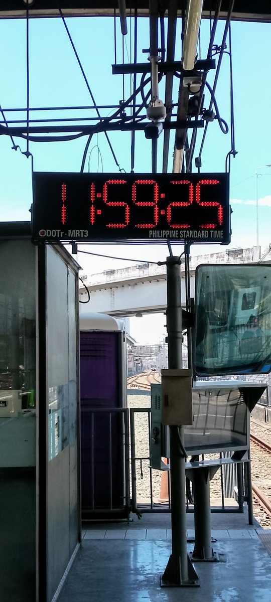Alex28150815's tweet photo. Off to VFS Araneta Center https://t.co/JzZVWQDROs