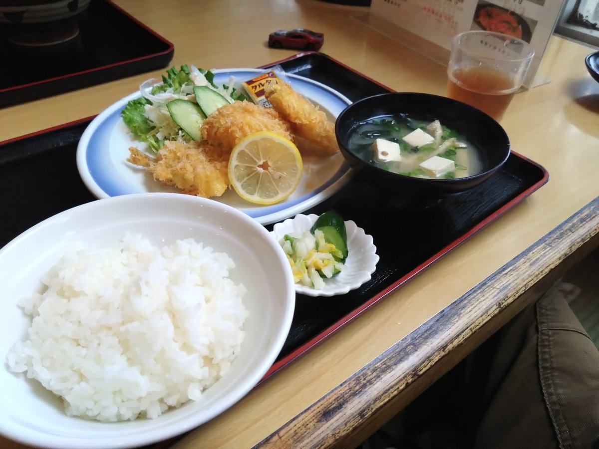 kamicama5's tweet photo. #ドライブインふじ で #魚フライ定食 (⁠*⁠´⁠ω⁠｀⁠*⁠) https://t.co/5fJQ25ngJU