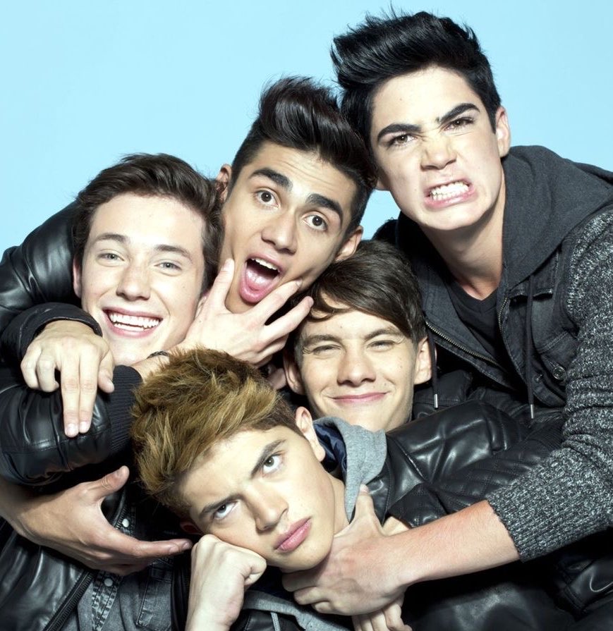 Crismtz_ahft's tweet photo. Si mañana gana Inglaterra se viene: 

CD9 🇲🇽                            VS                             1D 🏴󠁧󠁢󠁥󠁮󠁧󠁿 https://t.co/z9g5D6rUF8