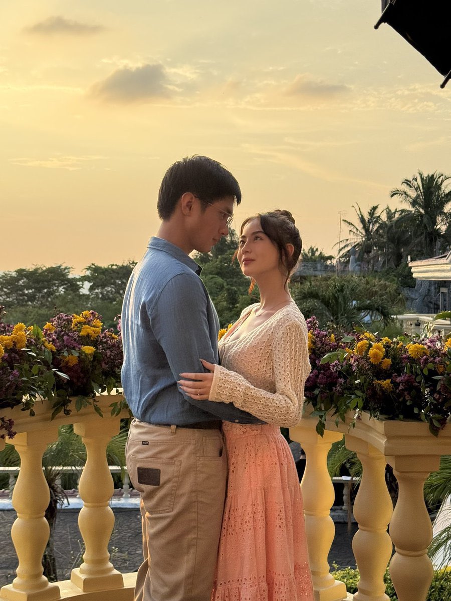 _carrieluv's tweet photo. Deserve ng sariling teleserye sa free tv 🤞🏻
Congrats team @ofc_iwant and JmFyang! https://t.co/APbUIZ44D7