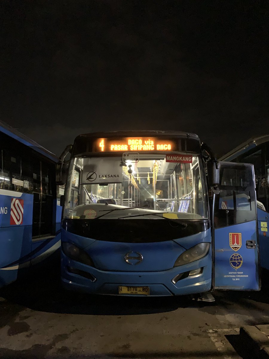 TransportforSMG's tweet photo. @Ngueriiiii @drchimkenthe2nd Bbrp tahun lalu udh pernah ke Dago, next kita ke Blok M 🚌💨 https://t.co/iBeSI2HDjv