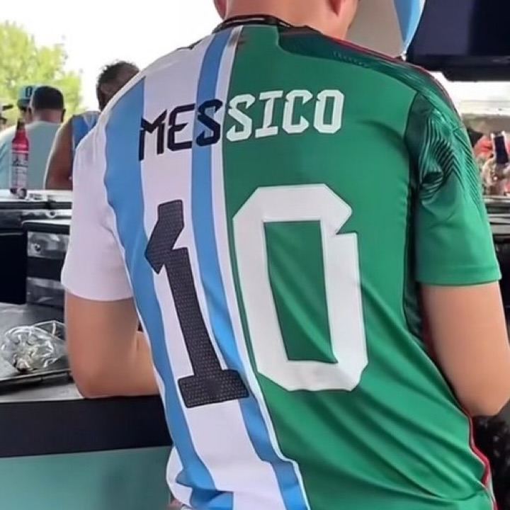 JustFreshKicks's tweet photo. Mexico is advancing to the Round of 16 🇲🇽 https://t.co/h7KOFIyJHh