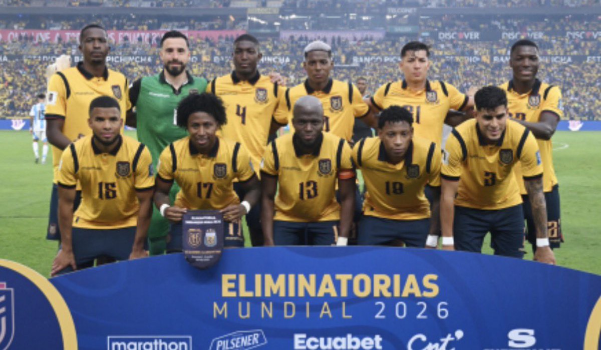 Palmerista10's tweet photo. AY AY AY ECUAKONG QUEDASTE FUERA DEL MUNDIAL 🦍🦍🍌🍌

RECORDEMOS LA ACTUACIÓN HISTÓRICA DE ESTOS HEROES

-DIERON EL CULO CONTRA COSTA DE MARFIL 🇨🇮

-DIERON EL CULO CONTRA CURAZAO 🇨🇼

-DIERON EL CULO CONTRA MEXICO 🇲🇽🍌

-LE GANARON A UNA ALEMANIA IGUAL DE MUERTA Y SE CREIAN CAMPEONES DEL MUNDO (LES DIERON PENA POR SER TAN NEGROS Y SE DEJARON GANAR) 🤣🤣🤣

-MOISES CAICEDO????? SE CAMBIÓ DE POSICIÓN, DE JUGAR DE 5 A JUGAR EN 4 🍑🍑🍑

-QUE PACHÓ?????? AY PARCE NO PUEDO DEFENDER SIN MI PAPI MARQUINHOS AL LADO 😭😭😭👨‍❤️‍💋‍👨

-NO LE PEGUEN A HINCAPIÉ, NO JUGÓ EL MUNDIAL

-PEDRO VITE? VITE QUE NO JUEGAS A NADA? PUTITO? 

ENNER, QUERIDO ENNER, PARA TI TENGO UN POST ESPECIAL, CALMA

LA BANANA MECÁNICA 🍌🍌🍌🍌