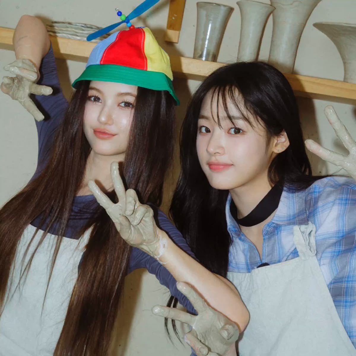 MinjiPopBase's tweet photo. We stand with Danielle! 💛💙

#AlldoorsAreClosed #Minji #민지 https://t.co/pDJ5RlfU7i