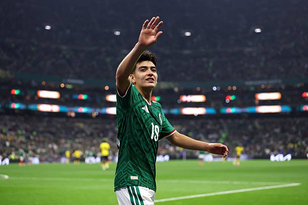 fer_esquivel22's tweet photo. Hoy Gilberto Mora acaba de "firmar" su salida a Europa.

60' de clase pura.

Y solo 17 añitos...

QUÉ JUGADOR. https://t.co/cUlZ3n8FSJ
