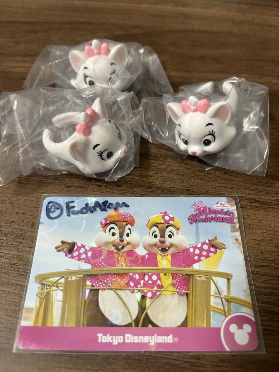 FuchAtom's tweet photo. 【交換】ディズニー ディズニーキャラクター ファッションリングCutie Little Animals ガチャ

（譲）マリー ×3

（求）デール 1つ 決まり次第 クラリス or ミス・バニー or 定価

◎郵送での交換希望 https://t.co/CVVVI7HhzD