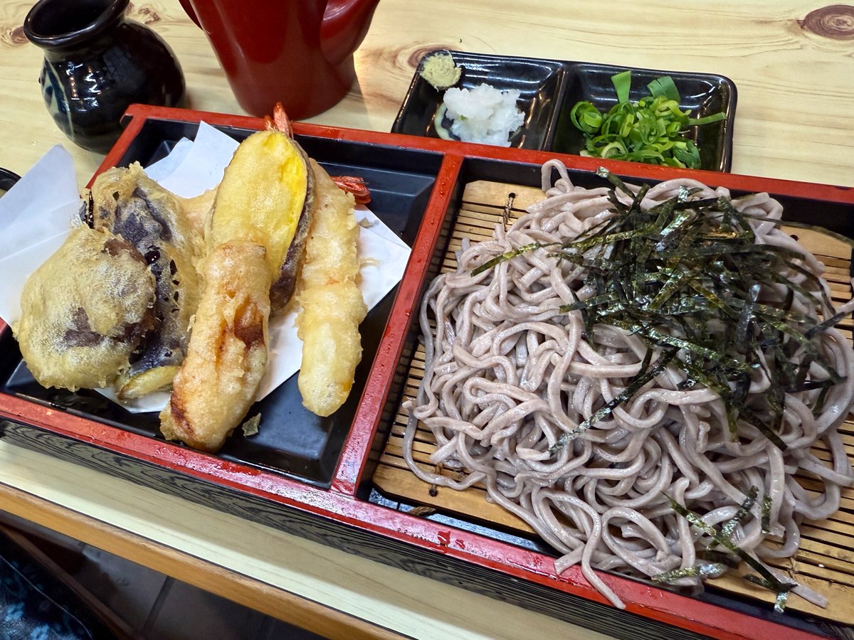 osami_89's tweet photo. 忙しくて息してないけど生きてるよ！おめーらも健やかに生きろよ！
天ぷらそばでも貼っておきますね https://t.co/D3kKnlGjxp