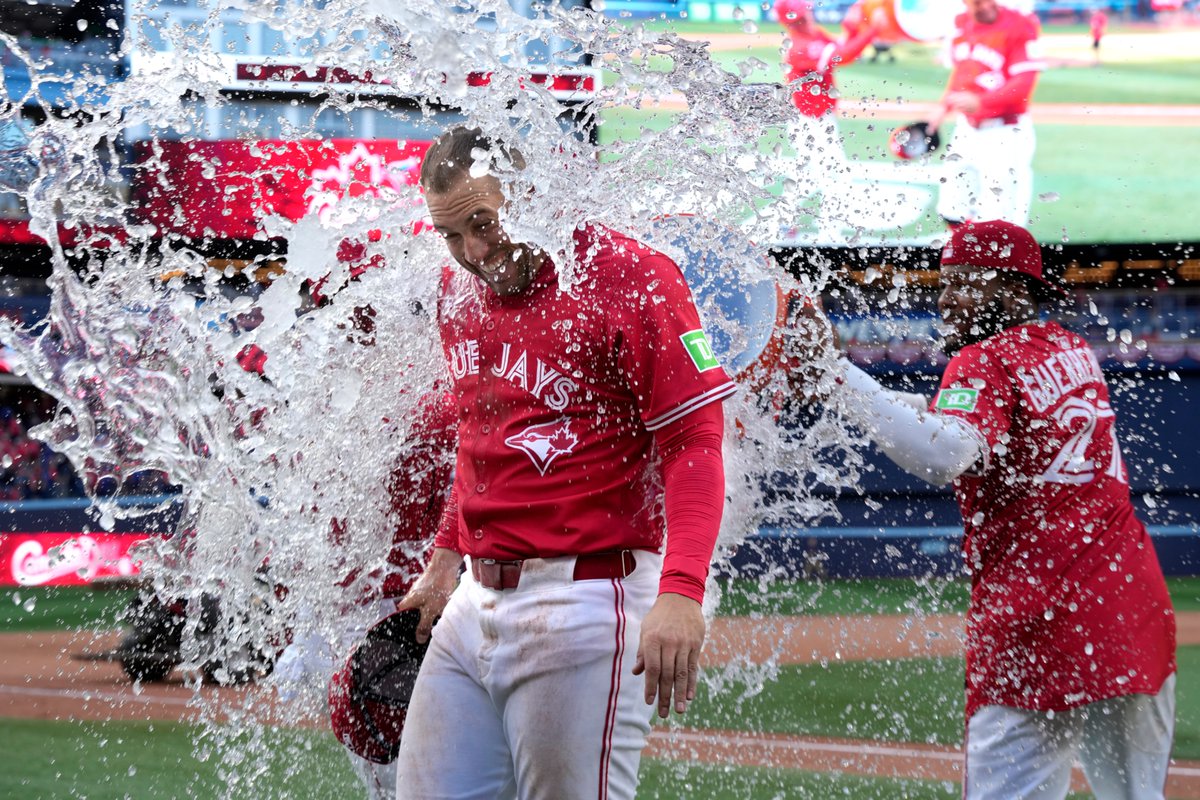 Sportsnet's tweet photo. Happy Canada Day! 🇨🇦 https://t.co/DC4r1HpZLo