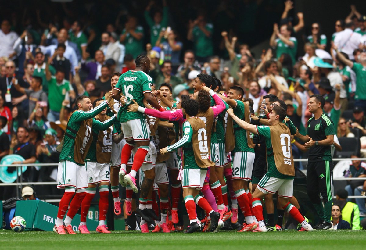 NoodleHairCR7's tweet photo. MEXICAN FANS WE DID IT 🇲🇽 

LETS CONNECT 🙌 https://t.co/NHD7iaNNml