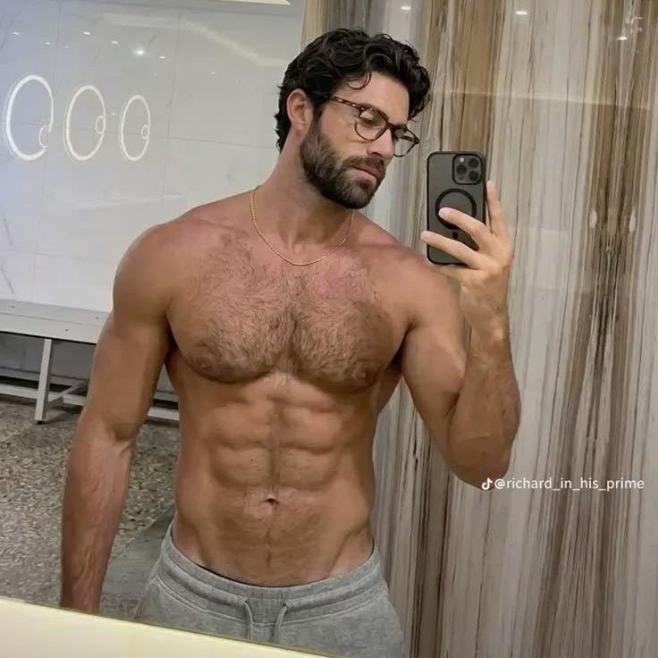 newusof's tweet photo. 6 vitaminas que todo hombre debería tomar antes de los 30 años.

1. Vitamina D3 https://t.co/gLJOEIBHte