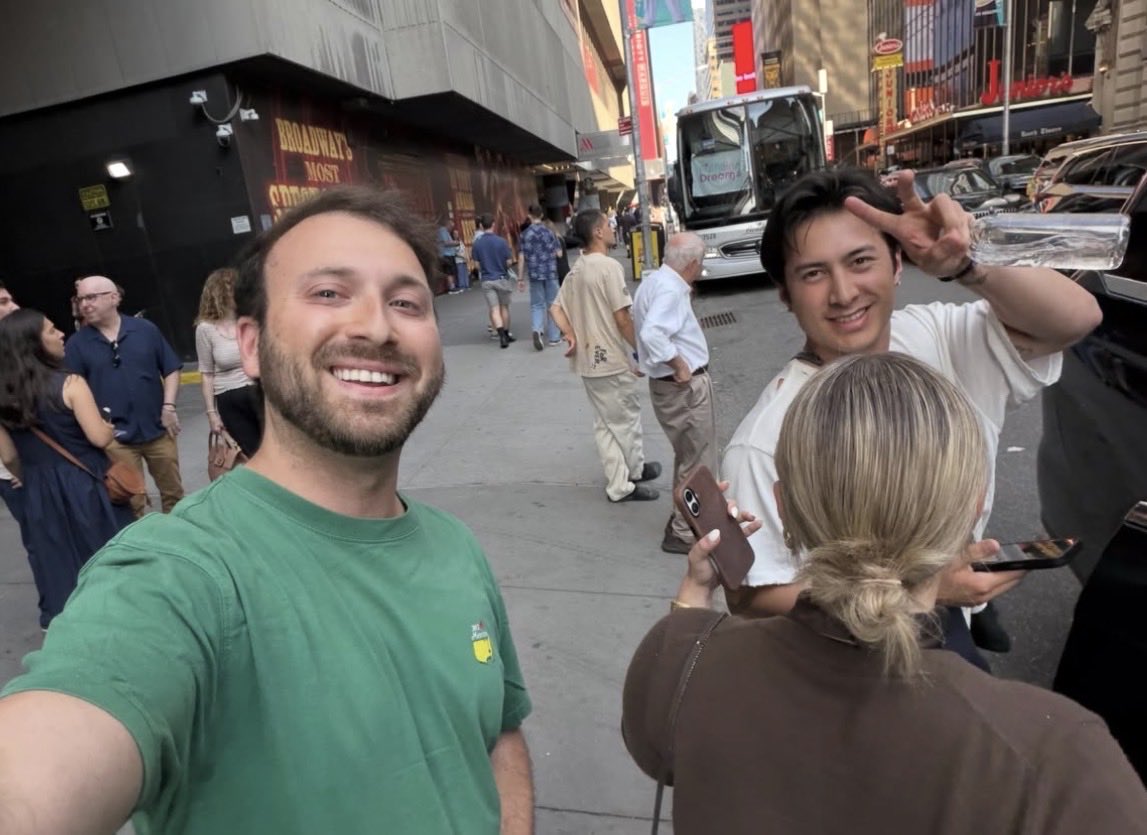 HudsonwilliamMX's tweet photo. Nueva foto de Hudson Wiliams en Nueva York recientemente (Vía naarandthestars en Instagram) https://t.co/D18qldP6pr