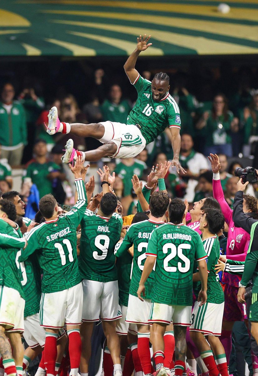 ChivasFotos's tweet photo. Única vez que lo voy a decir.
Pero qué bueno que Quiñones ya no juega contra nosotros. Lo quiero mucho. https://t.co/cmnRa1kmC0