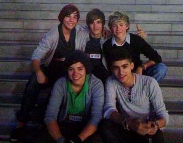 Crismtz_ahft's tweet photo. Ya es Julio, lo que significa: aniversario de One Direction. https://t.co/SAr8ouR1kW
