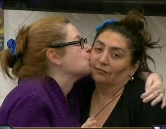 iconomart_'s tweet photo. cuando te saluda la conchuda que te cae mal: #Granhermano https://t.co/QOIIxtyJRg