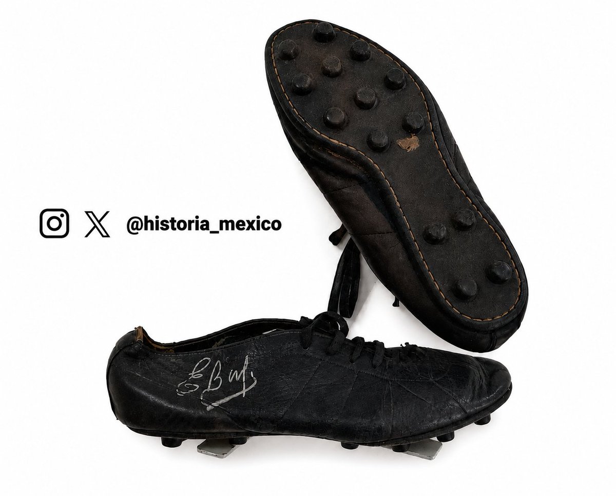 historia_mexico's tweet photo. Tachones de Enrique Borja. Participó en la dos copas mundiales de fútbol, 1966 y 1970. https://t.co/qbmtrIoSRB