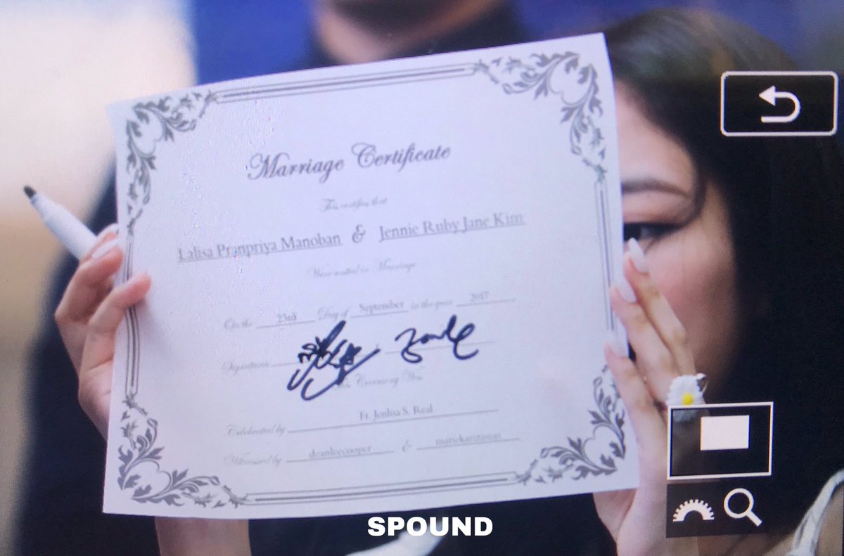 deanleecooper's tweet photo. 190630 JENLISA SIGNED THEIR MARRIAGE CERTIFICATE

📝Unreleased Notes
Me: Lisa, will you sign this marriage certificate with Jennie? 
Lisa: What’s this? *reads the MC* WAHAHAHAHA (*imagine her loudass laugh*)
Lisa: I will sign here? Here? 😂
Me: Yes, there.
Lisa: I hope to see jenlisa in the future. 
Lisa: *signs with her thai name and shows to Jennie* 
*Jennie smiles charmingly*
Me: *i died*
Me: What’s this? 
Lisa: My sign. 
Me: 😲❓
Lisa: *signs with her artist sign*
Me: Thank you. 😍

Me: Jen—nie... Will you sign this marriage certificate with Lisa?
Jennie: What? Ahhh *reads the contract*
Me: Hooo—pe to see jenlisa in the future. 
Manager: *forbids it*
Jennie: *takes the contract to the other side to avoid the manager* 
Jennie: Ohhhahaha *signs the contract then read it thoroughly*
Me: Tha—aank you. Jen—nie, let’s take a photo together. 
Jennie: Ige boya *giggles* (aahhh cutie 🥰) 
*shows the Marriage Contract to the camera😭*

#jenlisa #blackpink #jennie #lisa