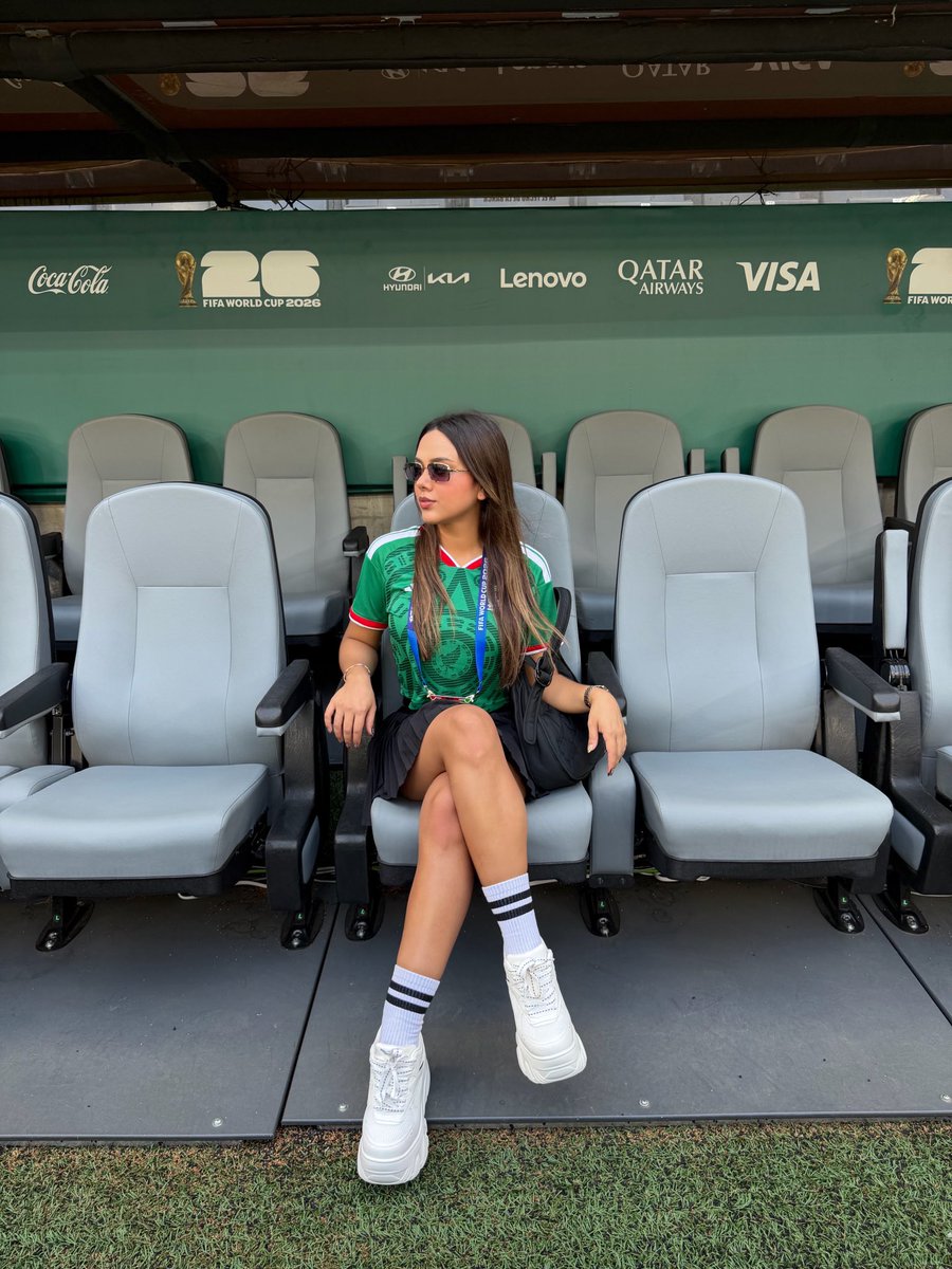 amablitz's tweet photo. VAMOS MÉXICOOOOO 🇲🇽✨ Y si sí? ⚽️ #mexico  #fifaworldcup #mexicana https://t.co/sRfljS3xX7