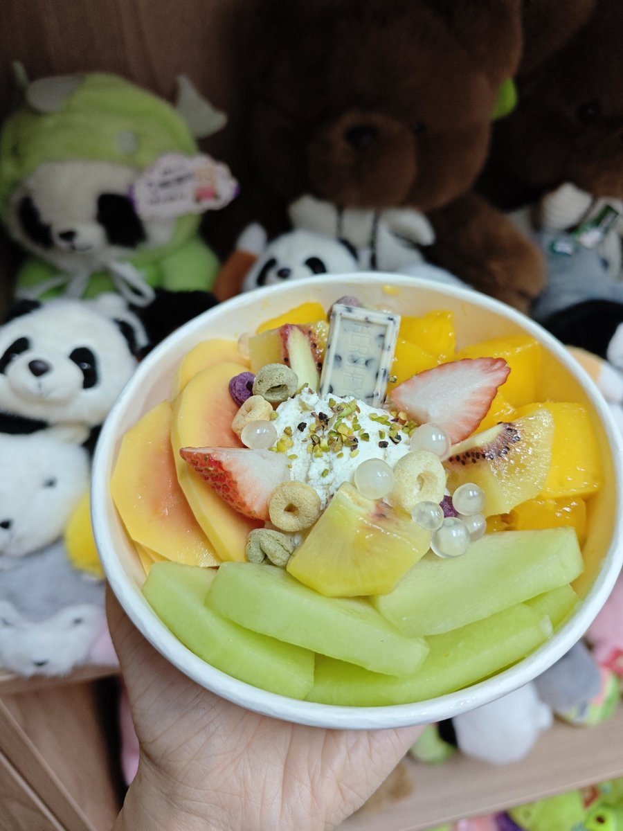 DraskovicVuk's tweet photo. [Kickstart your day with this 300-calorie berry Greek yogurt bowl: protein-packed, fiber-rich, and zero guilty cravings! Perfect for easy lunch prep too!  #HealthyEating #FatLoss]， https://t.co/ImfwAM6yHS