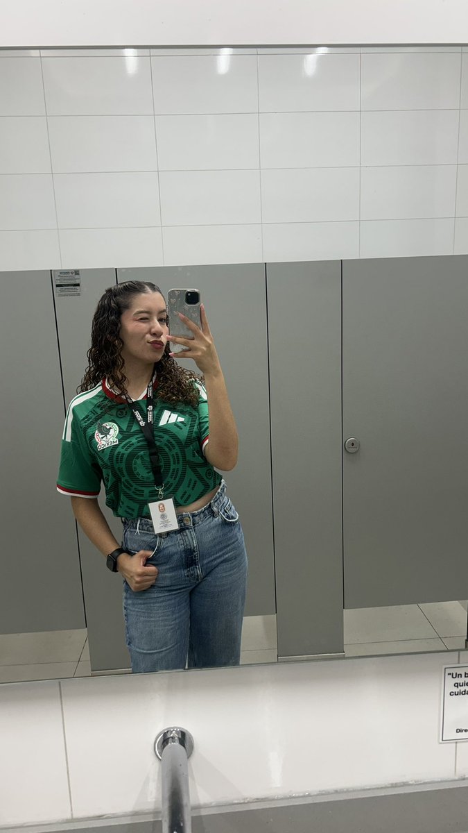 dulceecl08's tweet photo. @luvbones99 @lilyp0tter13 @En_jupiter_ Cuando tengas foto tuya de perfil ladras, y veeeemos 🤫 https://t.co/pXtVBm9gbo