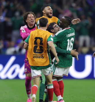 AnjuRajak18's tweet photo. @TouchlineX Mexico made football history at the 2026 FIFA World Cup by becoming the first team since Italy in 1990 to win their opening four matches of a World Cup tournament without conceding a single goal. https://t.co/g6m2MdVWJE