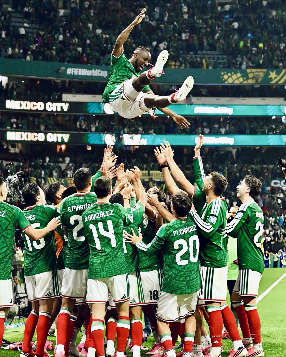 ProFoot_HQ's tweet photo. Mexico have won a knockout-stage match for the first time since 1986. 🎉👏🏻 https://t.co/cQccXu8V1T