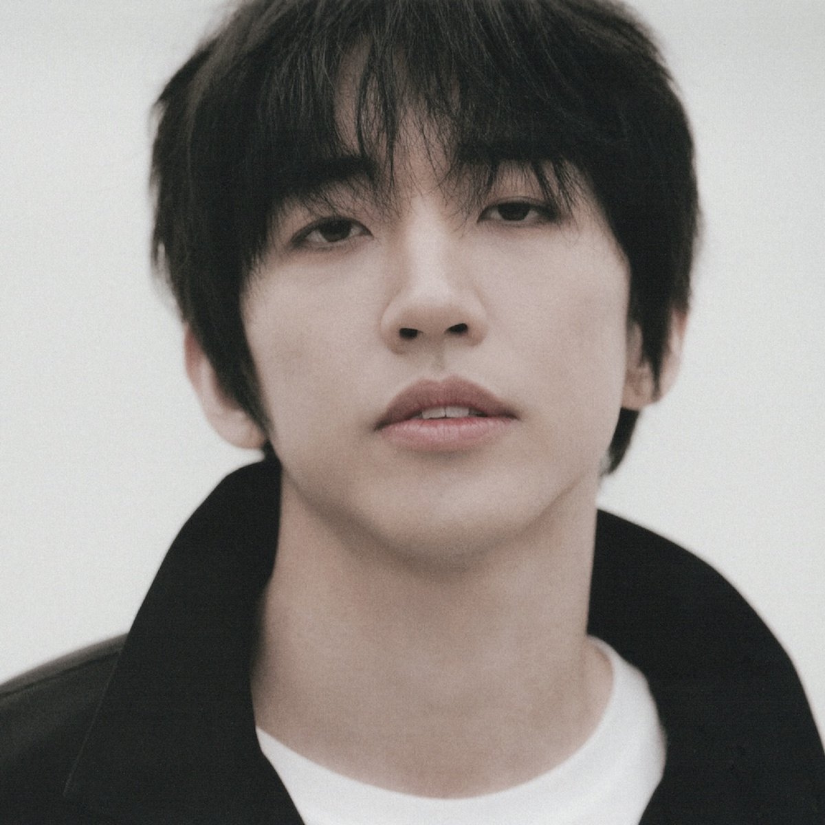 BandwagonAsia's tweet photo. LEE SEUNG YOON (@official_lsy) turns a decade of unfinished thoughts into a 29-track universe on 'Album 0' – album review

https://t.co/o4PRSTJ7rc https://t.co/amRZSYfdsY