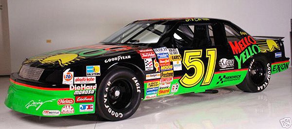 a_moretemasse's tweet photo. ルミナはストックカーレースのエントリー車としてデイル・アーンハート、ジェフ・ゴードンなどのトップドライバーたちに使用され、非常に成功を収めました。ルミナでシボレーはメーカーズチャンピオンシップを連続で獲得します。
映画「デイズ・オブ・サンダー(1990)」の主人公車もルミナでしたね。 https://t.co/MVoYkOnydm