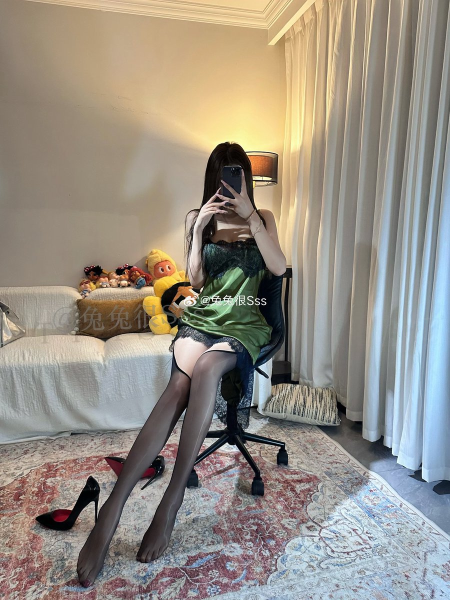 tutuhenSss's tweet photo. 方便透露一下你的理想型吗 我好立人设
#涞觅润丝##ootd# https://t.co/QtYmjqD6aO