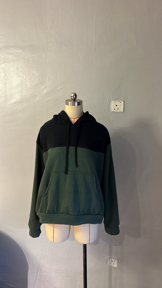 RufaiHafsat1's tweet photo. This is the time to buy hoodie from me, no let cold kpai you😂.

Available in black abd grey too. 

🏷️ 15k https://t.co/XlRGyH1FPQ