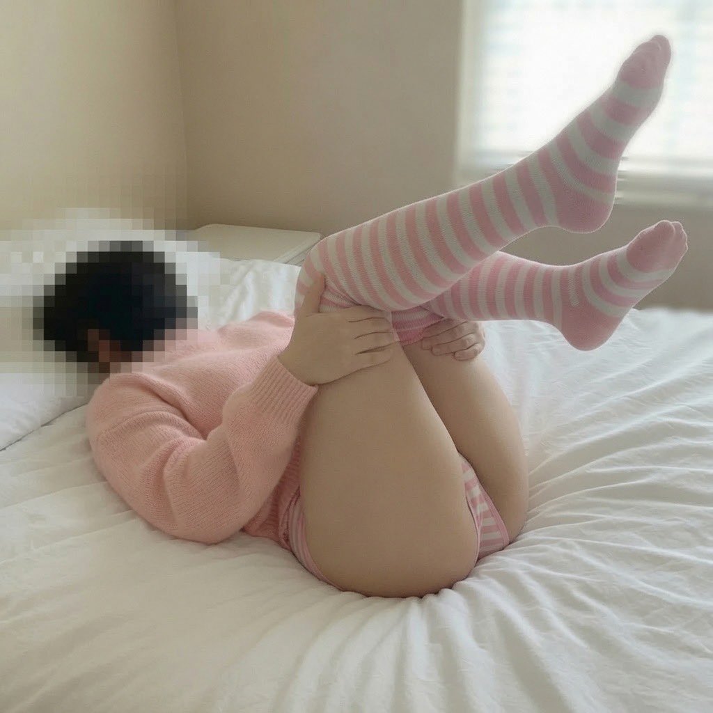wfemboiil's tweet photo. Wanna grab my waist or pin me down? >~< https://t.co/LwVPc8Fk42