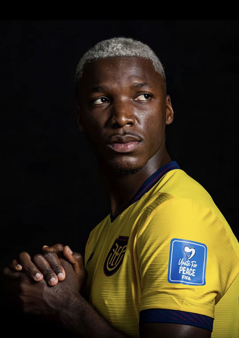 CFCNadz's tweet photo. Amazing campaign by captain Moisés Caicedo 💙🇪🇨 https://t.co/hHWg5zGVQ4