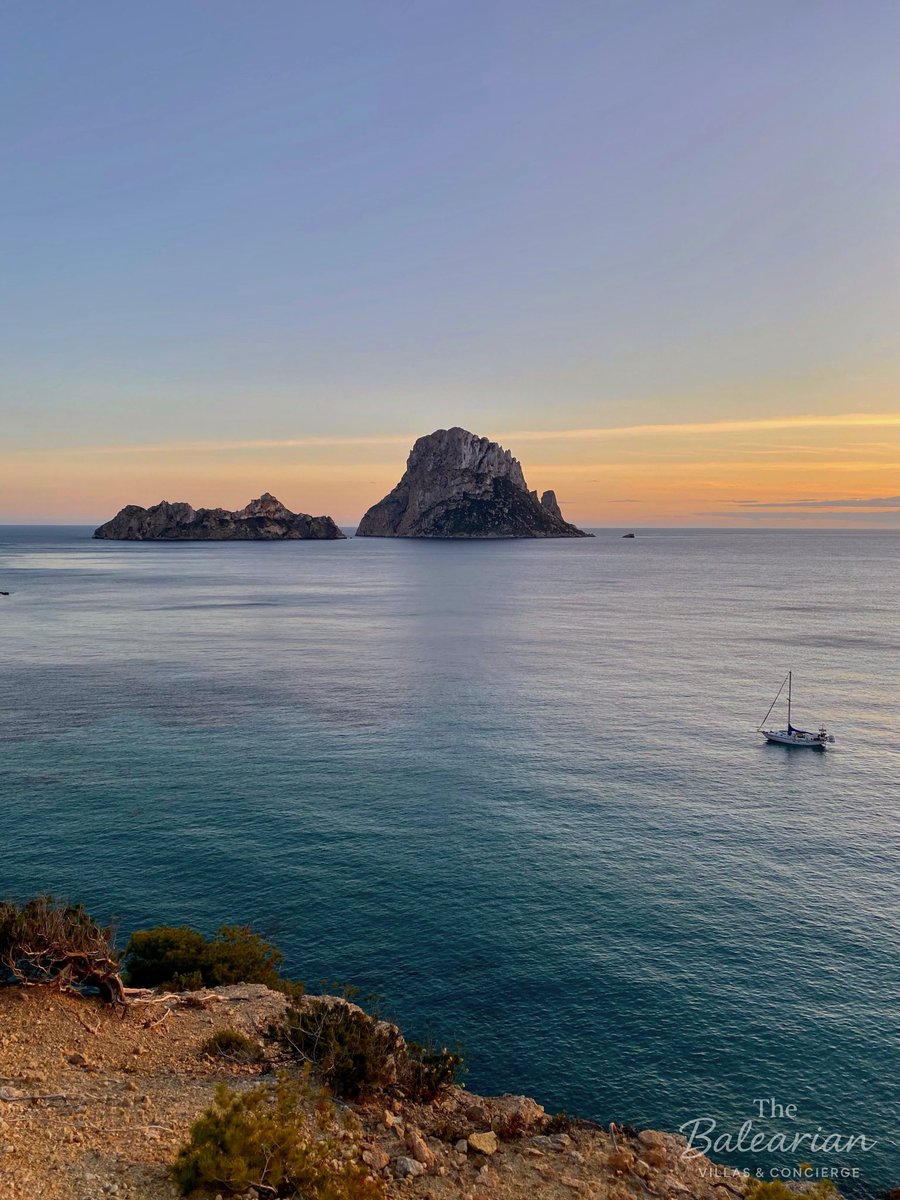 Jwhynot_'s tweet photo. #ibiza Sunset every day ✨ https://t.co/aGnaGGVw9x