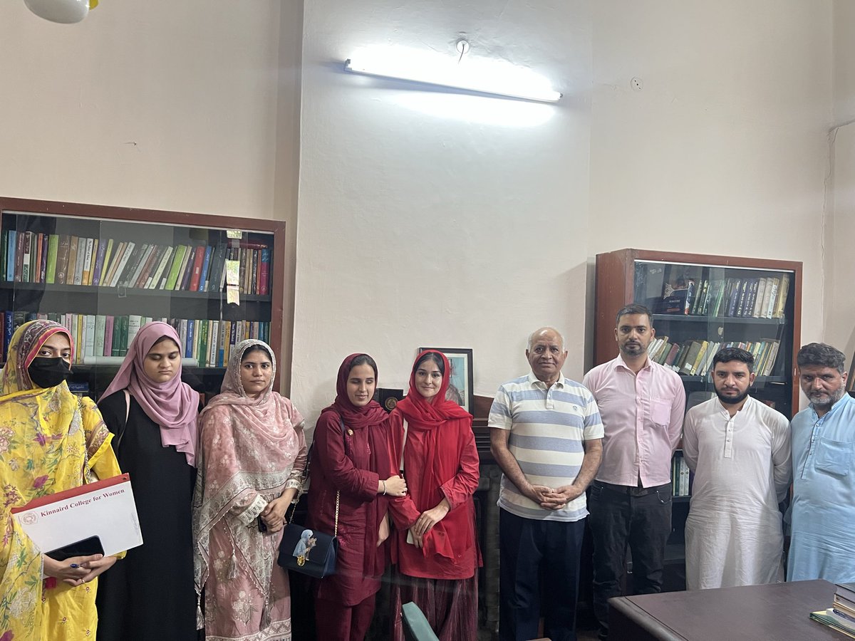 drmuzaffarabbas's tweet photo. Interns from Kinniard College and University of Education at Institute of Islamic Culture Lahore https://t.co/OKFKWrBDWg