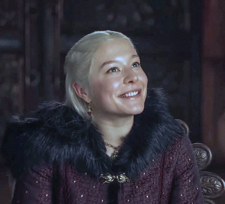 lorxell's tweet photo. Am I the only one who thinks older Rhaenyra is softer than her younger self? Young Rhaenyra had way more fire. https://t.co/0QNze5uUHS