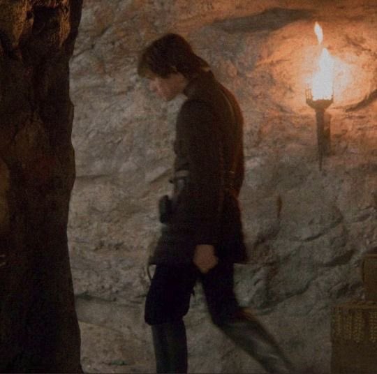 mockingbloom's tweet photo. Harry diciendo que realmente fue al doctor porque pensó que había algo en su columna después de esto, me estoy riendo mucho https://t.co/rRRxEr2ffP