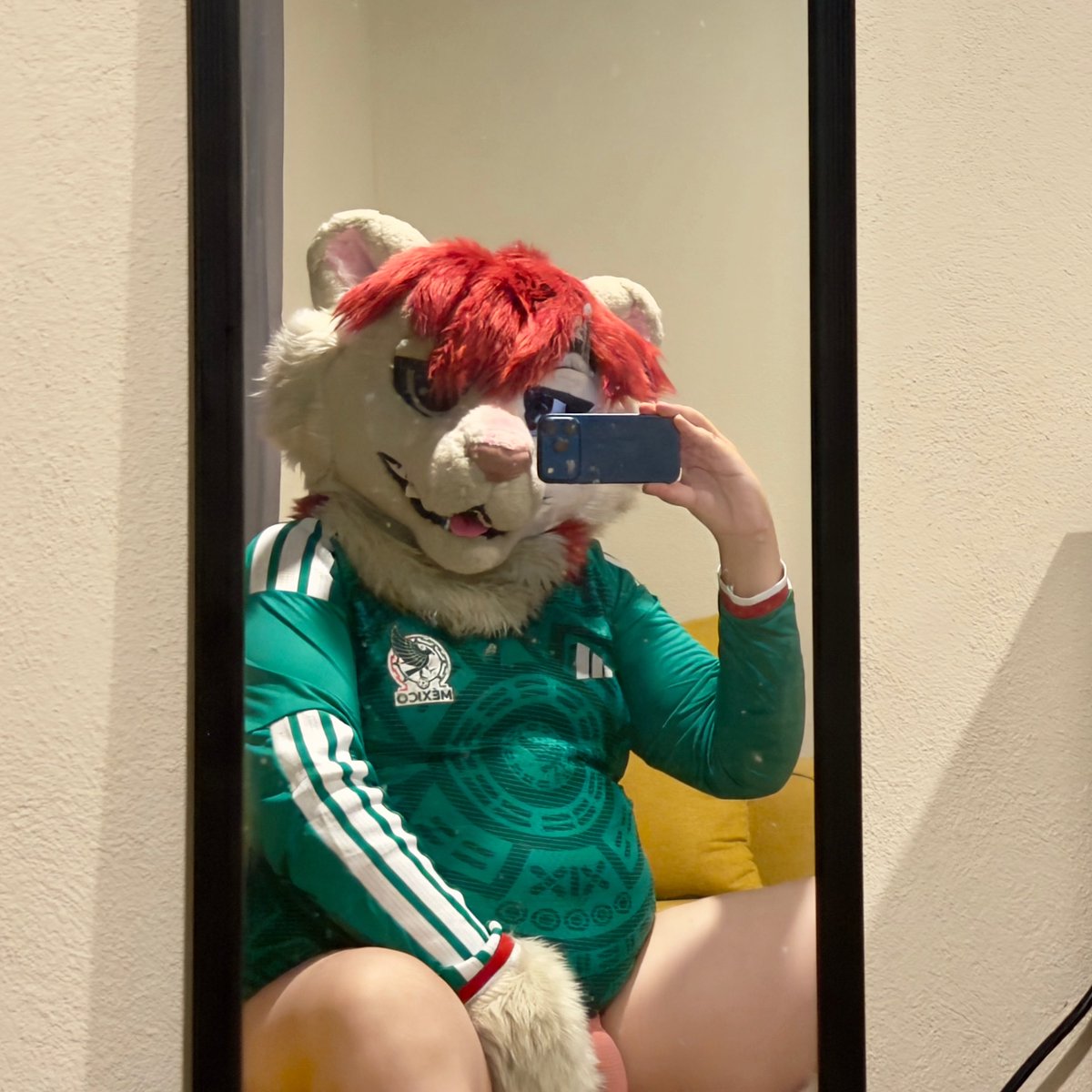 MaxHuntFurry's tweet photo. Y si sí?! https://t.co/zBiQE4Mf7m