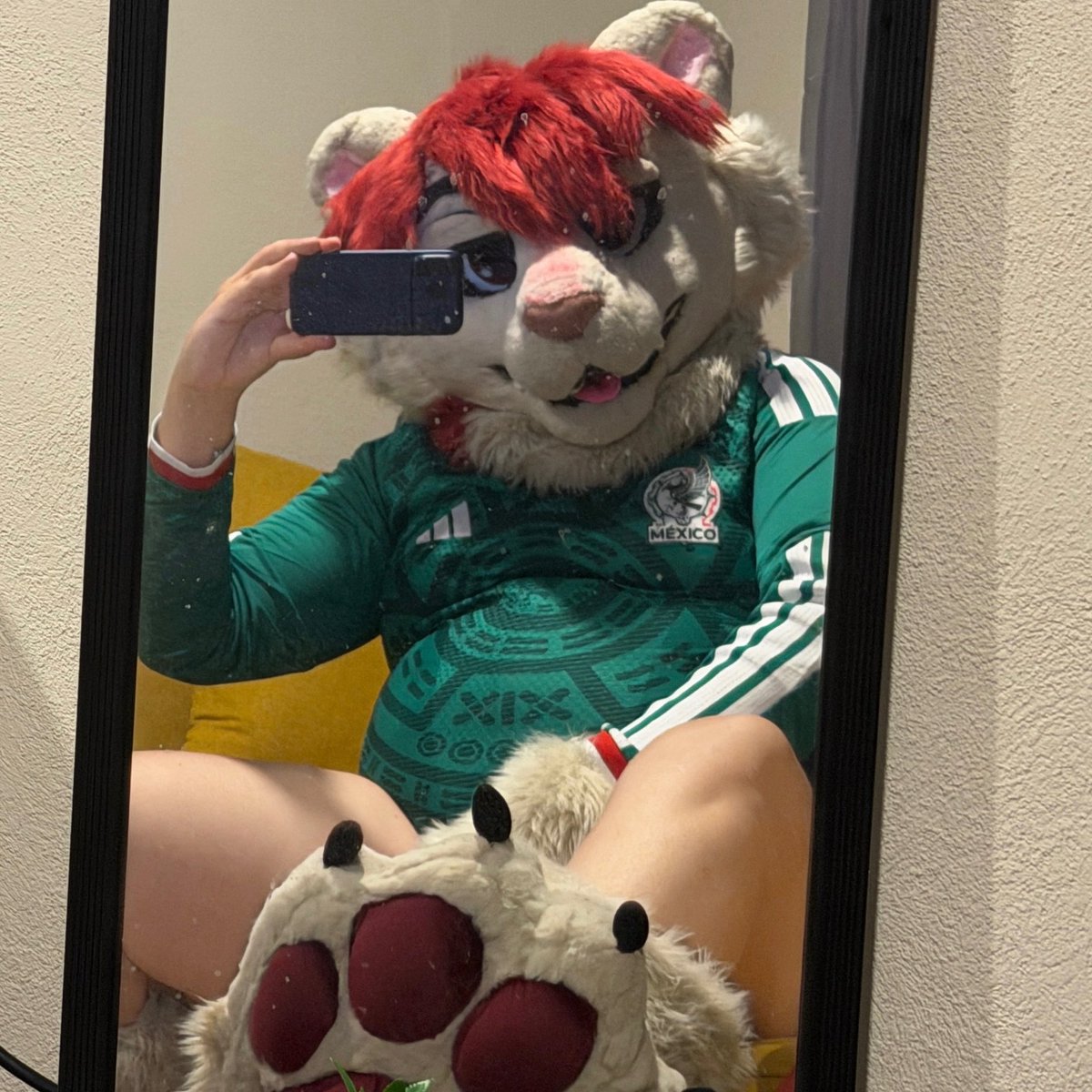 MaxHuntFurry's tweet photo. Y si sí?! https://t.co/zBiQE4Mf7m