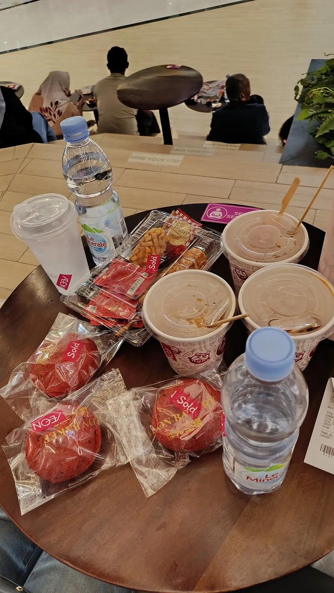 celigf4ever's tweet photo. @babynaatu roti mochi yg merah ini wajib cobaaaaa https://t.co/6GeGV9SxJU