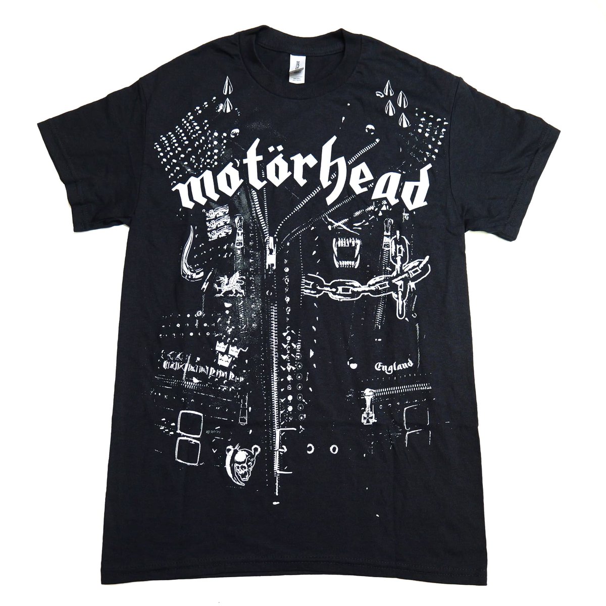 0522424666's tweet photo. ROCK OFF / MOTORHEAD / レザージャケットTシャツ　入荷しました！

レザージャケットのデザインがプリントされた、MOTORHEAD公式ライセンスTシャツです。
革ジャンのインナーとしても抜群に相性が良いです！

商品紹介ページはこちら↓
https://t.co/AjurvDscTn https://t.co/l1644axU8A