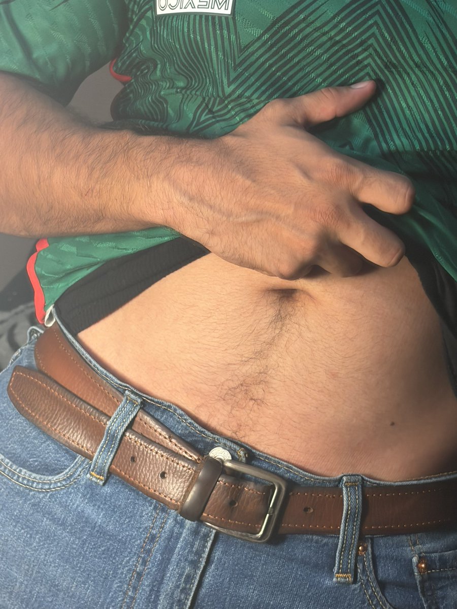 bburrito15's tweet photo. mid asf happy trail bc Mexico won Now who’s getting fucked, who’s pegging me, and who’s buying feet pics? https://t.co/8L3ZHRxygO