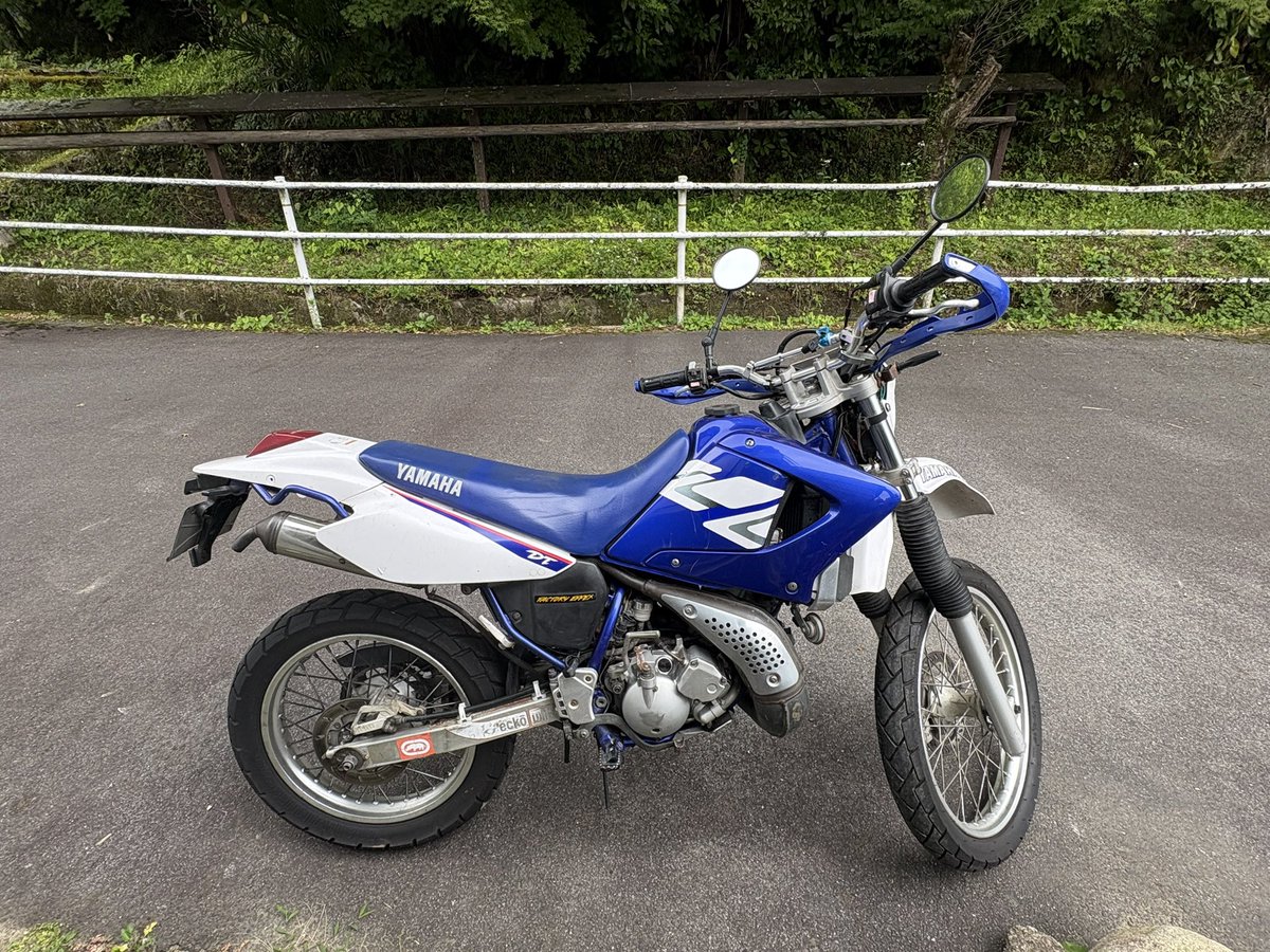 WEEKEND__RIDER's tweet photo. ランツァくん今日でお別れね!
次のオーナーさんに大事にしてもらうんだよ^_^
#weekendrider #豊田市モトブログ #週おじ #ランツァ https://t.co/rt1Wx6Mdcn
