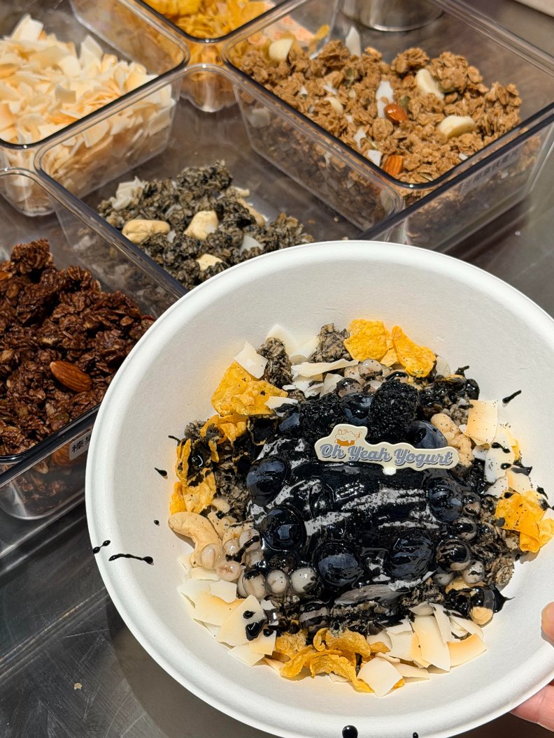 ClaraBloomDaily's tweet photo. 세상에... 이렇게 맛있는 요거트 볼이 있다니🥣 진짜 너무 맛있어서 놀랐다ㅋㅋ 조합이 완벽해... 이게 바로 행복이야☺️ https://t.co/UP6Hc8IUpI