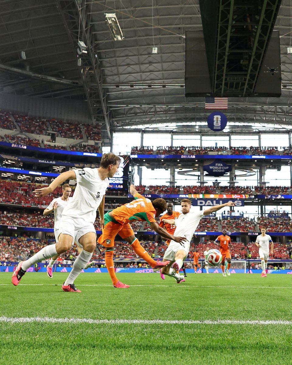 ManUtd_ID's tweet photo. 𝗦𝘁𝗮𝗿𝗯𝗼𝘆  🇨🇮🧡 https://t.co/gtFlu66ZiD