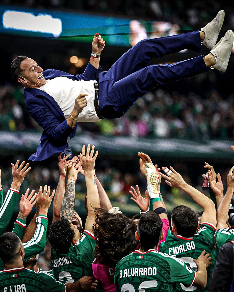 TacticsHUB's tweet photo. 🇲🇽 Mexico into the R16 after a 2-0 win over Ecuador! 🔥
📊 Perfect record so far:
• 4 games ✅✅✅✅
• 4 wins
• 0 goals conceded
• 4 clean sheets
• 8 goals scored
El Tri are flying. 👏
#FIFAWorldCup #MEX #ElTri https://t.co/NxoEoB2bod