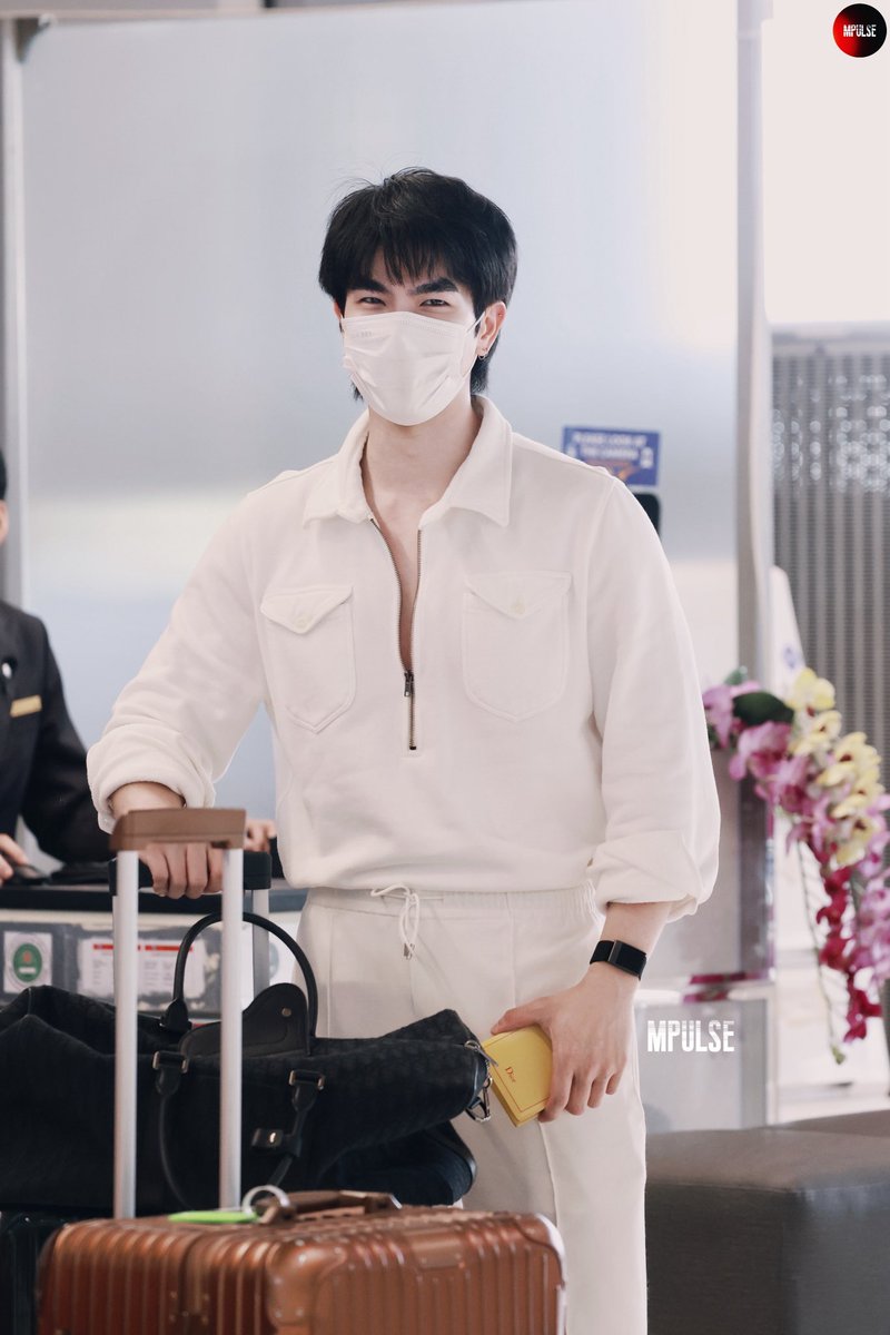 mpulsemileapost's tweet photo. 𝟐𝟎𝟐𝟔𝟎𝟕𝟎𝟏
𝐒𝐚𝐟𝐞 𝐟𝐥𝐢𝐠𝐡𝐭 𝐧𝐚～～
🛫𝐔𝐊
#MilePhakphum 
@milephakphum https://t.co/DPzBR0v5zI
