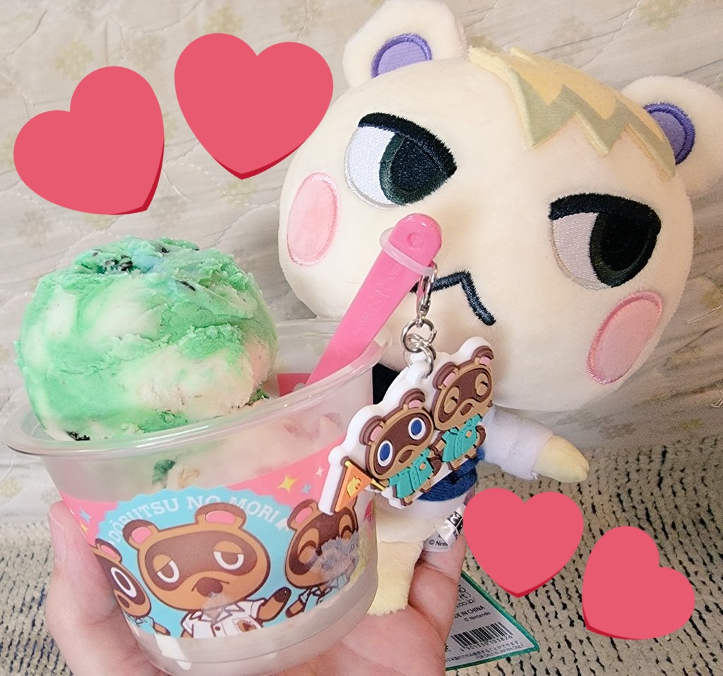 Tails_tokio's tweet photo. 31アイスとどう森コラボのアイス
ラムネ！チョコがデカイ！
という味でした🍨
レギュラーダブルって思ってたよりサイズ大きかった https://t.co/qFvneKJJLy