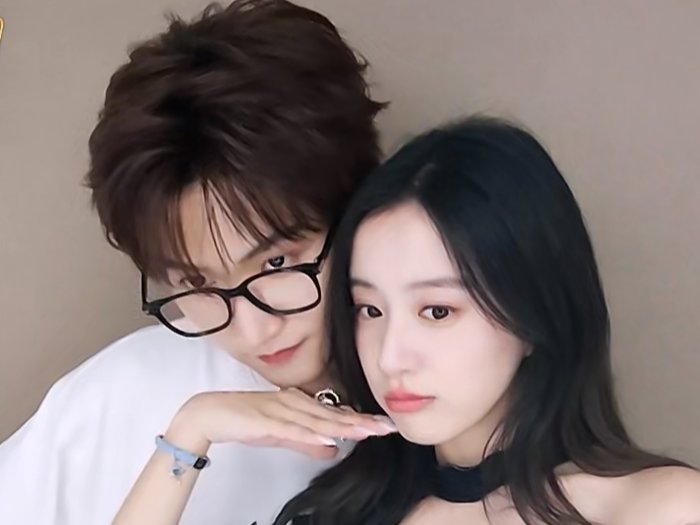 yezieun's tweet photo. same age + gen z couple is truly on another level 🥹🫶🏻 love them so much 🤍

— #周柯宇 #zhoukeyu #baoshangen #neverendingsummer https://t.co/W7WEXNz7Fy