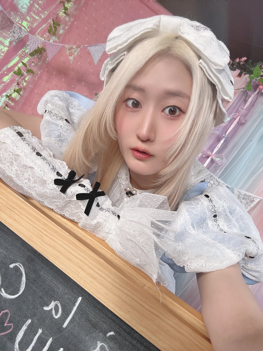 hana_arcana's tweet photo. 🌼改めてお知らせです🌼

9月9日の6周年当日にARCANA PROJECTを卒業！
そして、10月24日に開催する生誕祭を以て、ディアステージを退所します！

私の気持ちは、ブログに全部書きました！
ぜひ読んでください🌼
👀💁‍♀️https://t.co/DIvAYKN1kC

最後まで、大好きな歌を精一杯届けます！！！ https://t.co/fUqPgbH8L9